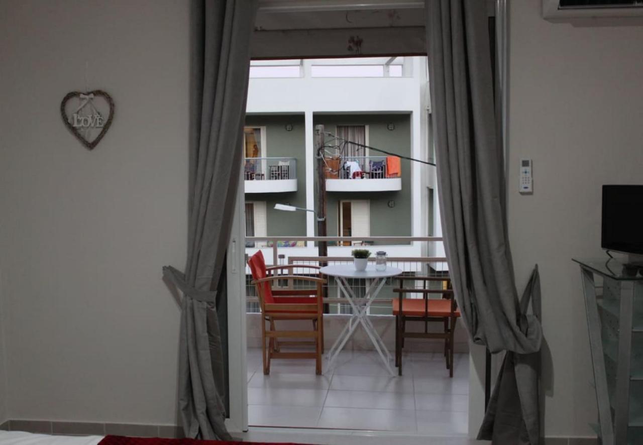 Zoe Apartments Толон Экстерьер фото